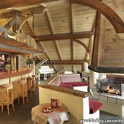 Hotel Alpen Roc La Clusaz 3*,