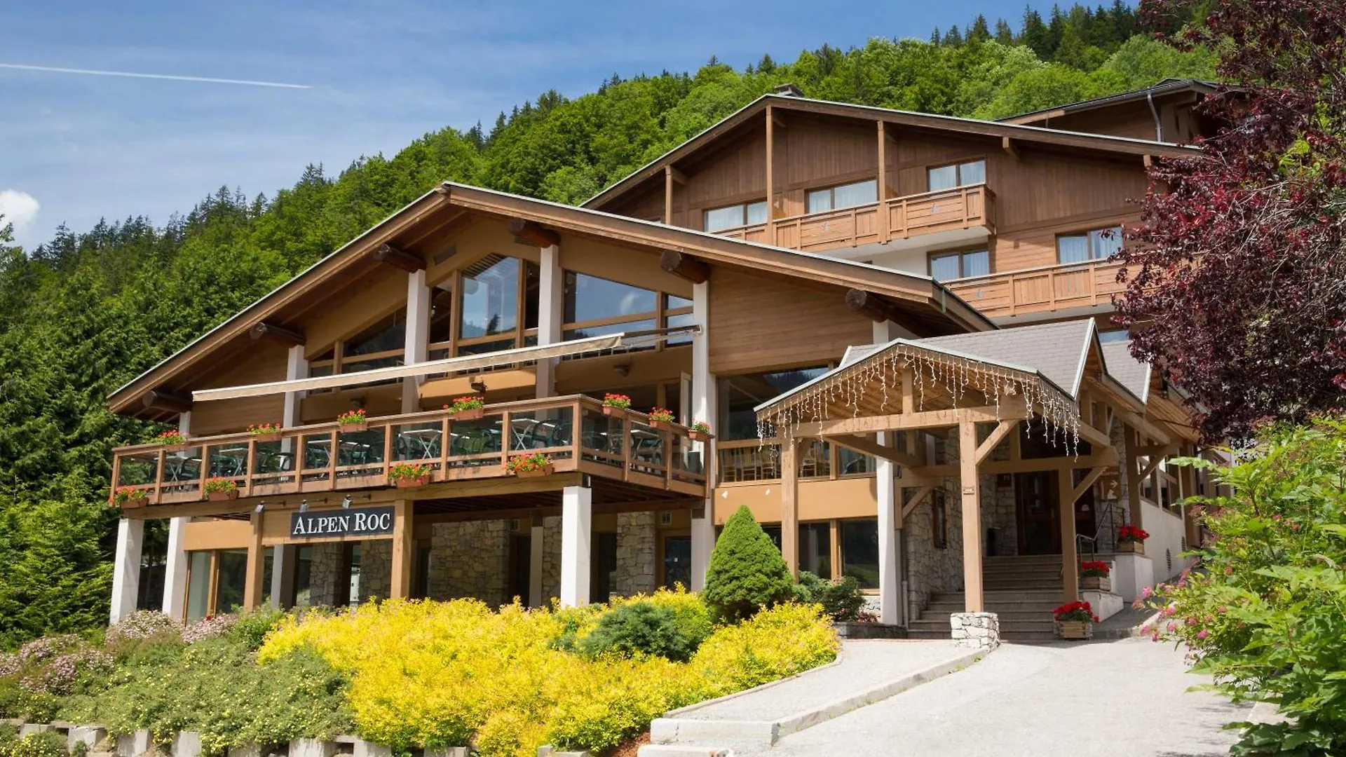 Hotel Alpen Roc La Clusaz 3*,