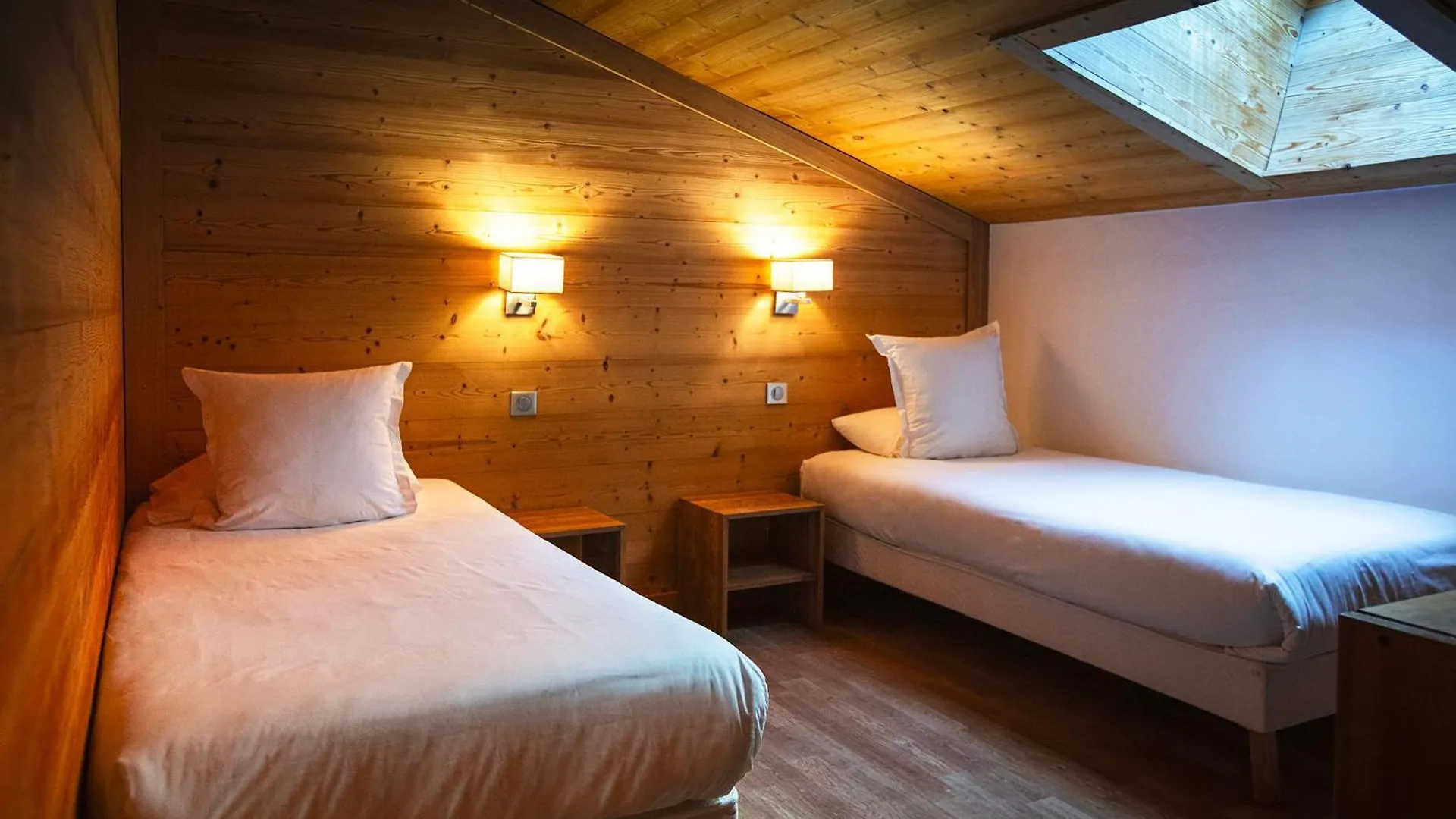Hotel Alpen Roc La Clusaz 3*,