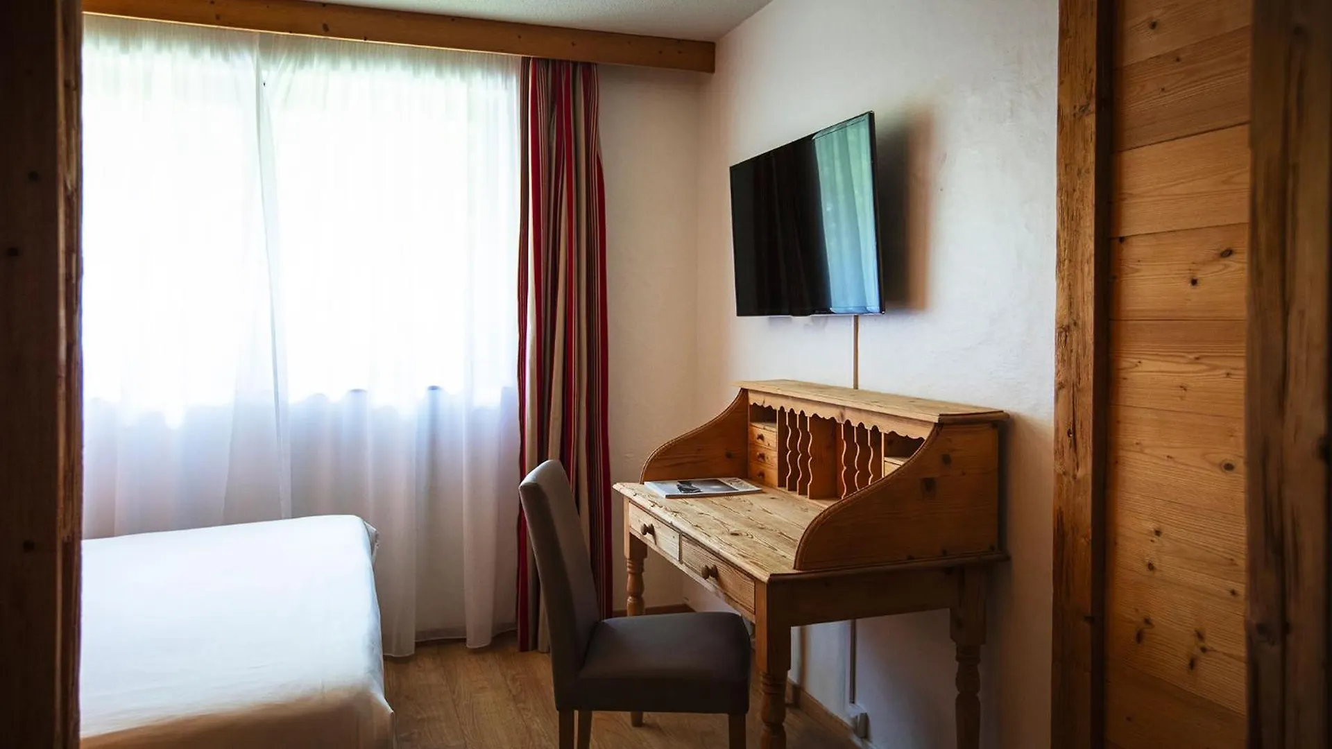 Hotel Alpen Roc La Clusaz 3*,  France
